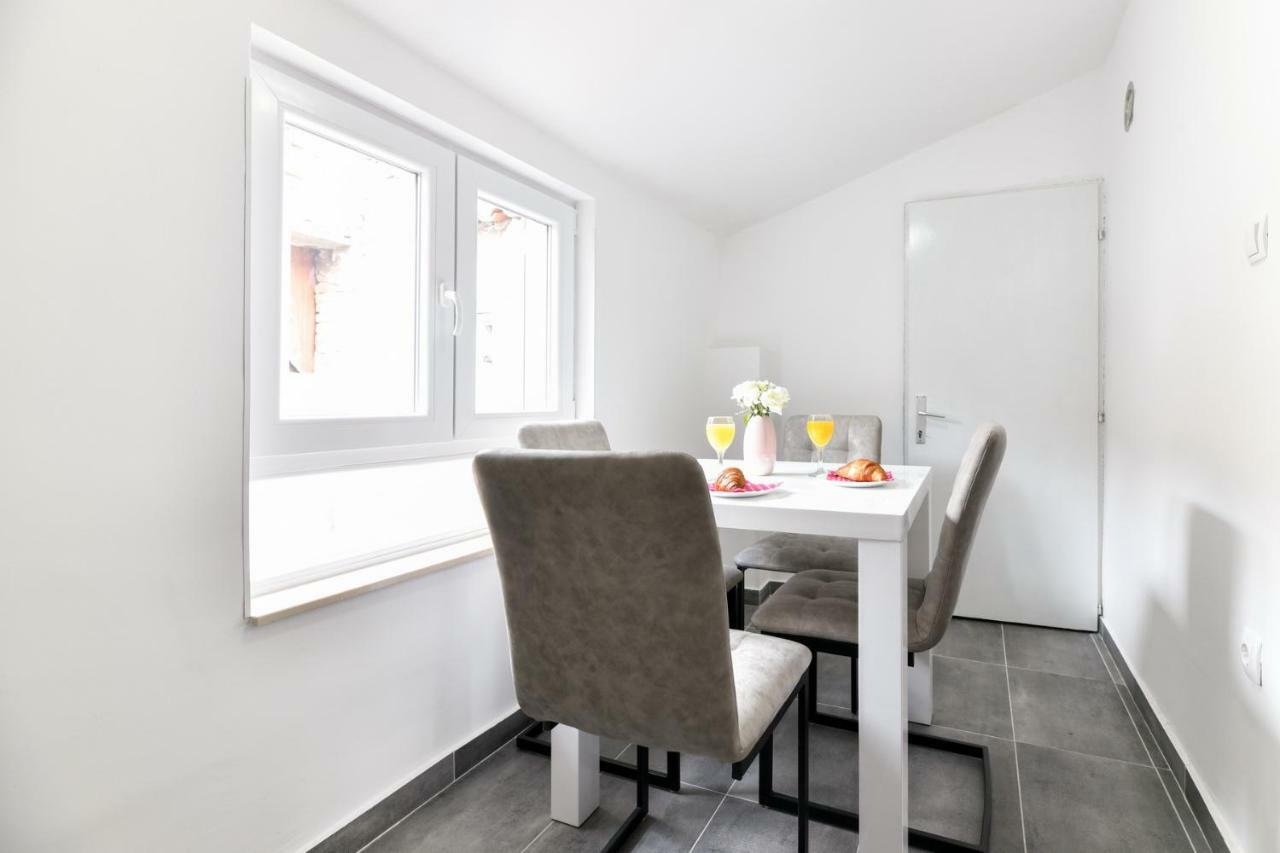 זאדאר Grey Apartment Old Town מראה חיצוני תמונה